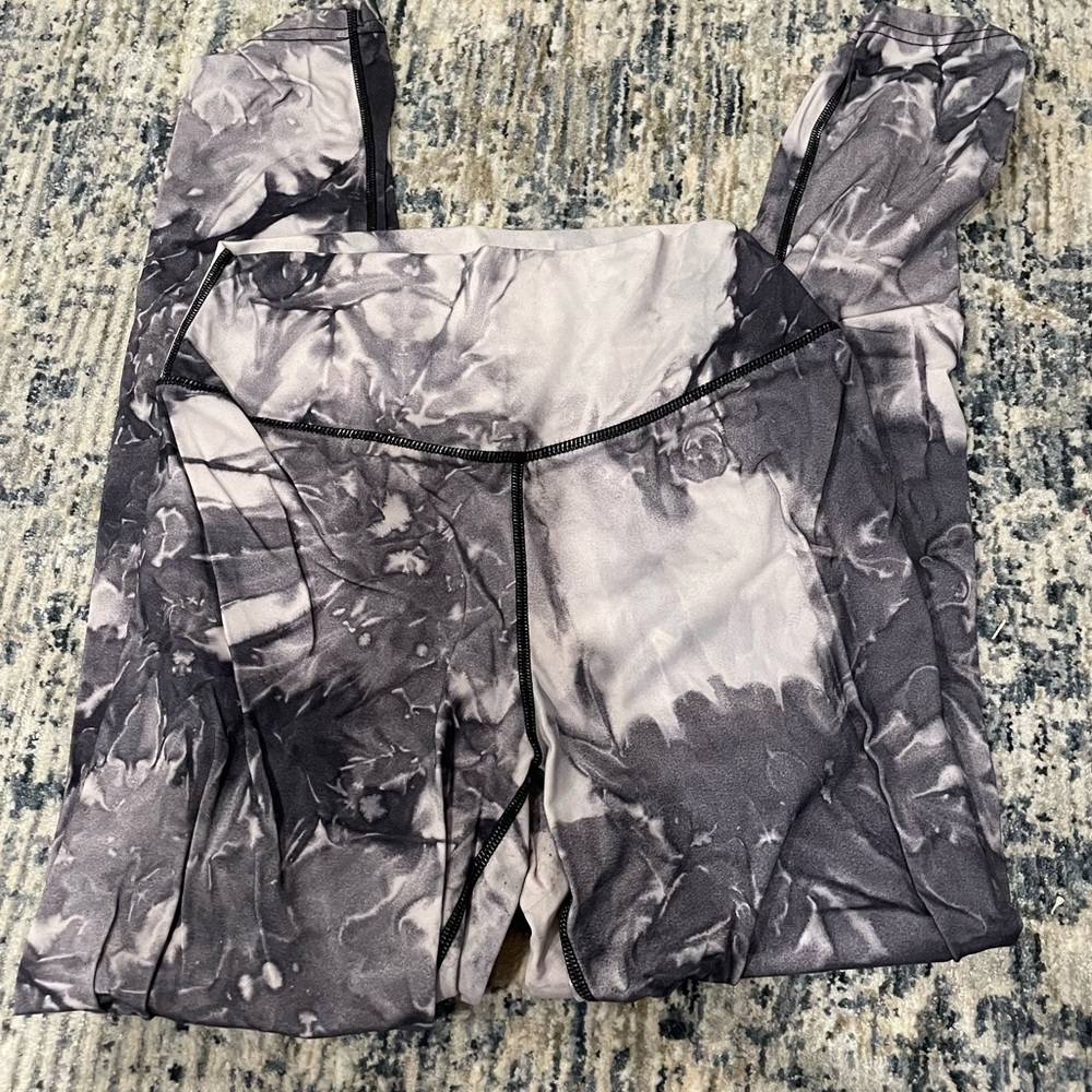 black and white balance athletica tie dye leggings